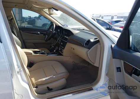 2013 Mercedes-Benz C 250 Sport from USA, damaged, VIN WDDGF4HB2DR256867